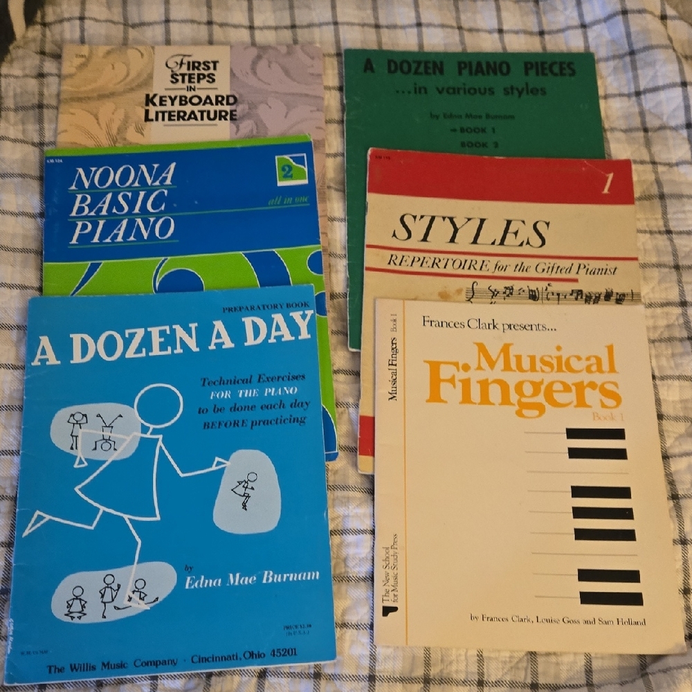 Beginnner to Ibtermediate Piano Exercise and Repertoire Book Set
